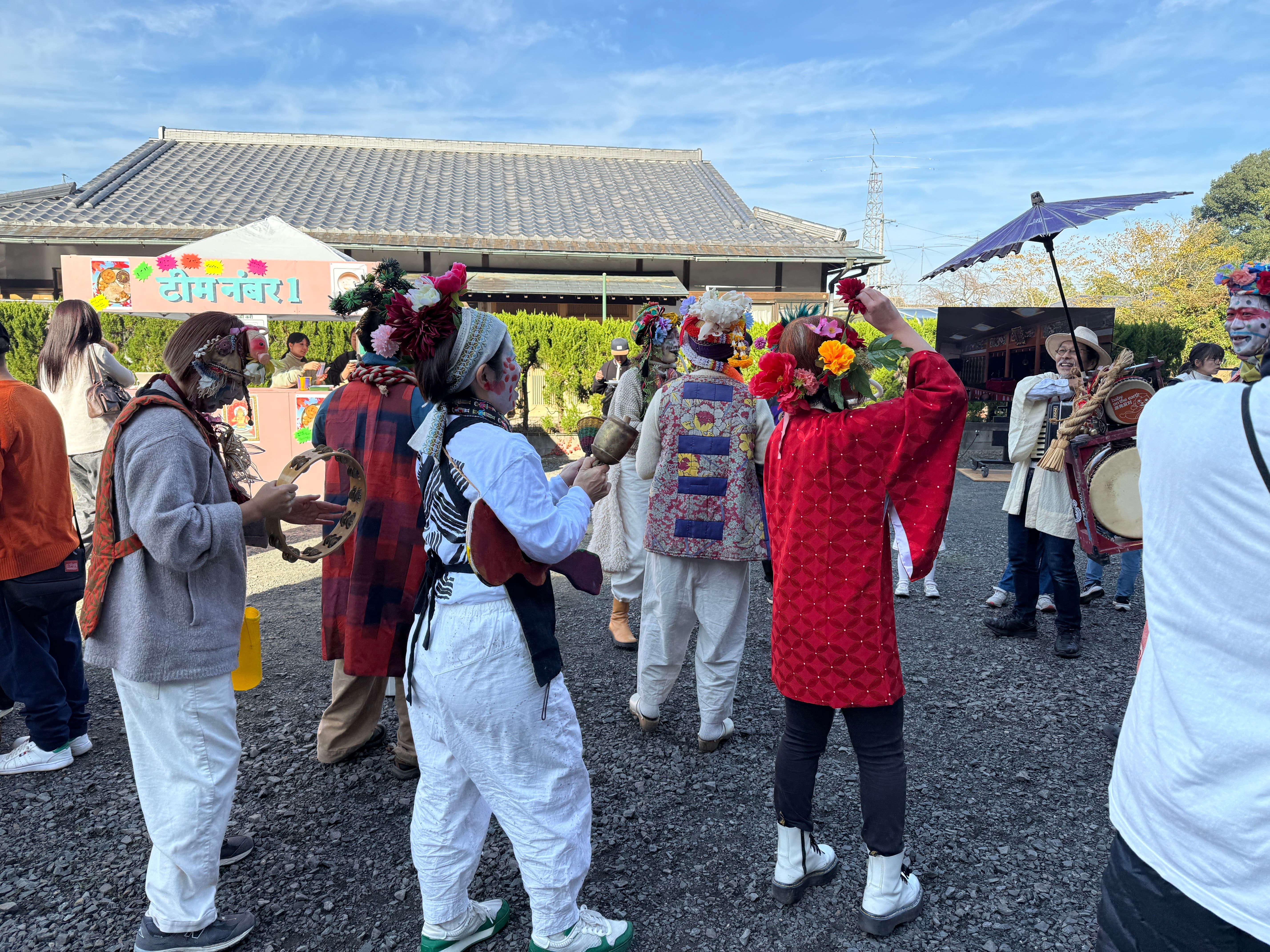 訪れた人々の様子